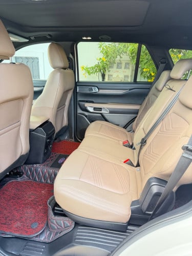 Ford Everest 023 titanium