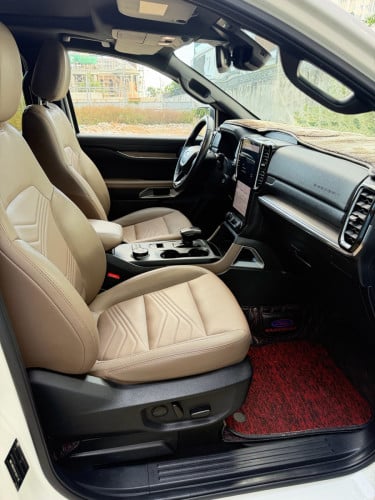 Ford Everest 023 titanium