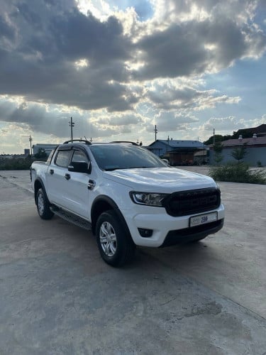 Ford Ranger XLT 2022 ម៉ាស៊ីន3.2 ពណ៌ស អត់បាញ់