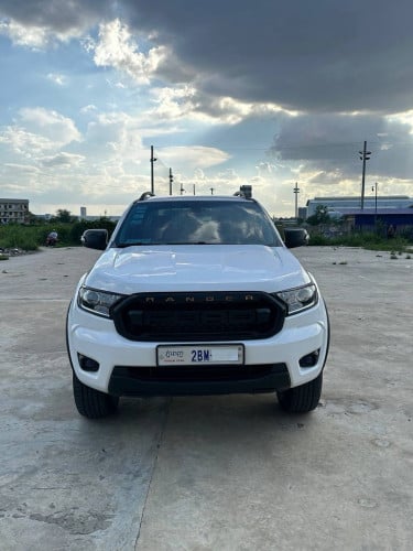 Ford Ranger XLT 2022 ម៉ាស៊ីន3.2 ពណ៌ស អត់បាញ់