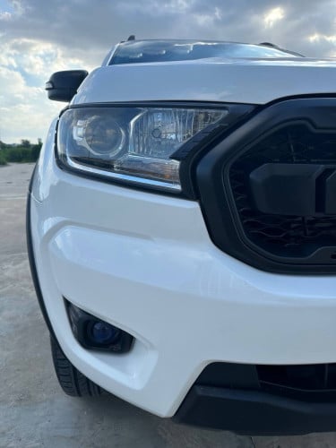 Ford Ranger XLT 2022 ម៉ាស៊ីន3.2 ពណ៌ស អត់បាញ់
