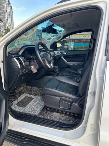 Ford Ranger XLT 2022 ម៉ាស៊ីន3.2 ពណ៌ស អត់បាញ់
