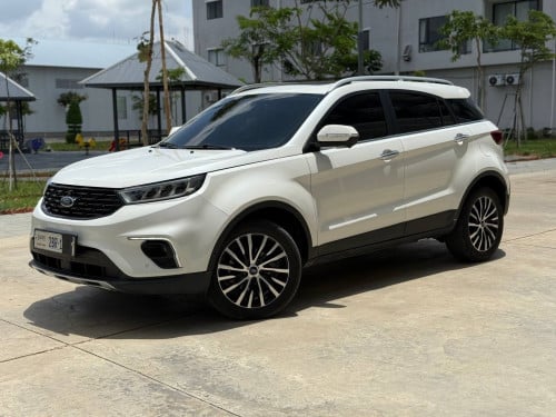 Ford Terriyory Titanium2022 ប្រេីបាន2មុឺនគីឡូ