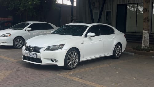 Gs 350 full option ប៉ុង1 low mileage(32000km)