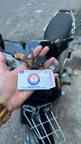 Honda Dream 022 black gold ស្អាតខ្ចីសំណុំម៉ាសុីន
