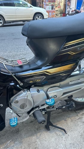 Honda Dream 022 black gold ស្អាតខ្ចីសំណុំម៉ាសុីន