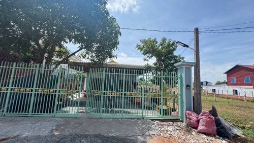 House for sale in a peaceful community / ផ្ទះលក់ ក្នុងសហគមន៍សន្តិភាព