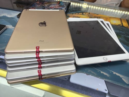 Ipad5th 32GB sim+wifi 80$