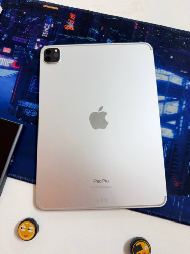IpadproM2 11inch Code: J/A Storage: 128GB sim+wifi Battery: 🔋 93%Condition: 98.99%Price: 600$   ✅