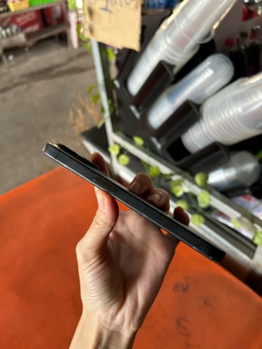 iPhone 15 Pro sim2