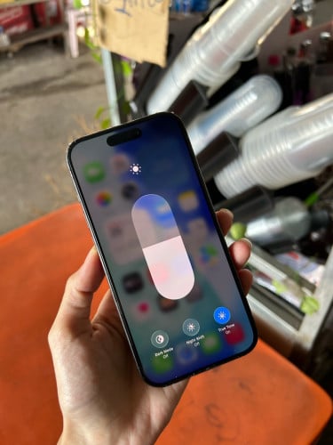 iPhone 15 Pro sim2