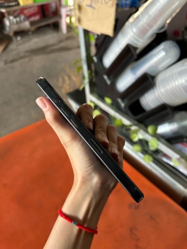 iPhone 15 Pro sim2