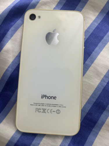 iPhone 4 ម៉ាសុីនដេីរធម្មតា អត់មានថ្ម