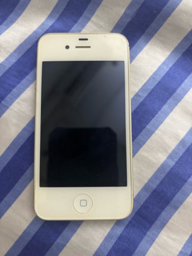 iPhone 4 ម៉ាសុីនដេីរធម្មតា អត់មានថ្ម