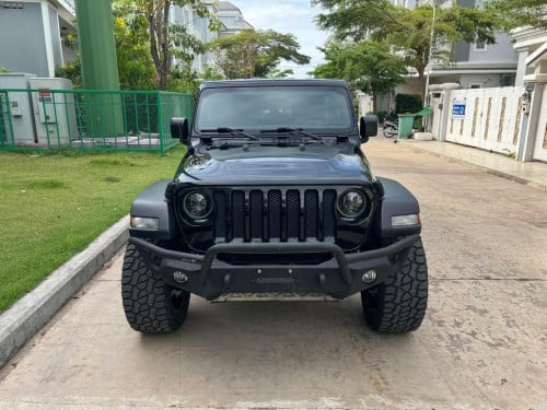 Jeep WRANGLER 2018 SportS 2018 ពណ៍ខ្មៅ ក្រដាស់ពន្ធ ឡានស្អាត់អត់បុកប៉ះ