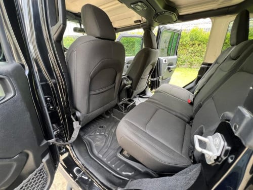 Jeep WRANGLER 2018 SportS 2018 ពណ៍ខ្មៅ ក្រដាស់ពន្ធ ឡានស្អាត់អត់បុកប៉ះ