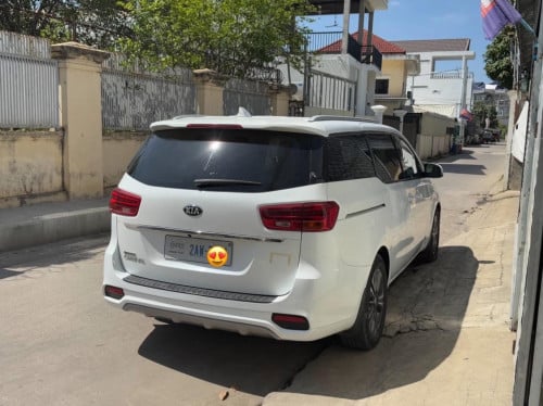 Kia Carnival 2019 Full ឡានក្រុមហ៊ុន