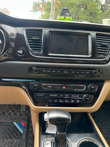 KIA Carnival 2019 Full Option ឡានខ្លាញ់គោមួយទឹករបស់ក្រុមហ៊ុន KIA Cambodia