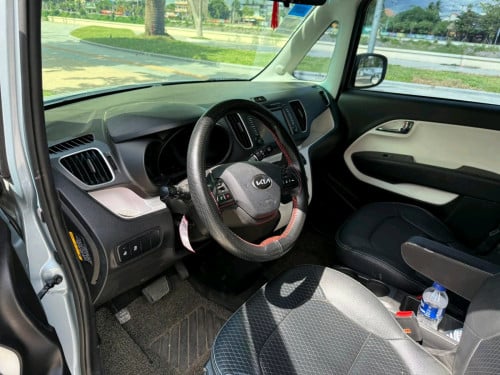 KIA RAY 2013 Full Option ឡាននៅថ្មី, ស៊ីនមួយជុំ