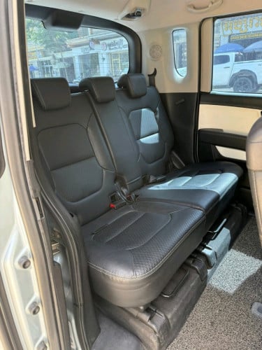 KIA RAY 2013 Full Option ឡាននៅថ្មី, ស៊ីនមួយជុំ