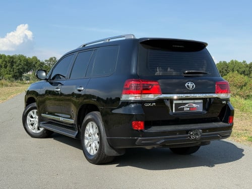 Land Cruiser GXR V6 2017