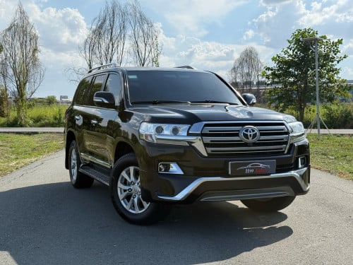 Land Cruiser GXR V6 2017
