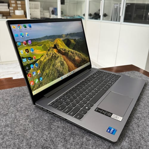 Lenovo Slim 3 15IRH8 2024 CPU i7 ជំនាន់13th | 16GB DDR5 | 512GB M.2 មានធានា 3 ខែ