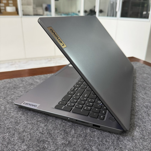 Lenovo Slim 3 15IRH8 2024 CPU i7 ជំនាន់13th | 16GB DDR5 | 512GB M.2 មានធានា 3 ខែ