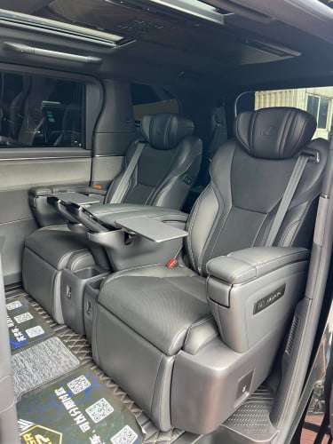 Lexus lm350h 2024 7seat full option សុី1ជុំថ្មីដូចខ្លាញ់គោ
