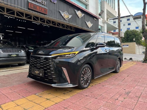 Lexus lm350h 2024 7seat full option សុី1ជុំថ្មីដូចខ្លាញ់គោ