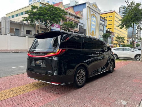 Lexus lm350h 2024 7seat full option សុី1ជុំថ្មីដូចខ្លាញ់គោ