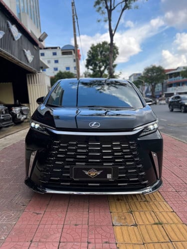 Lexus lm350h 2024 7seat full option សុី1ជុំថ្មីដូចខ្លាញ់គោ