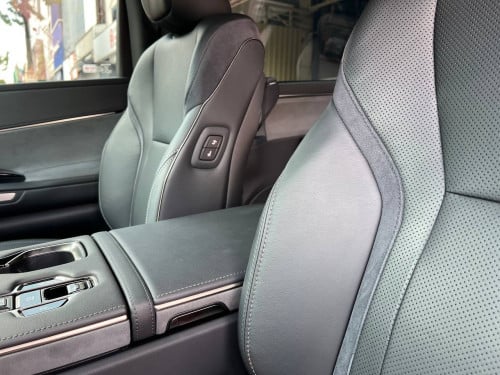 Lexus lm350h 2024 7seat full option សុី1ជុំថ្មីដូចខ្លាញ់គោ