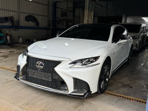 Lexus LS500 F-Sport Full Options គីឡូតិច ថ្នាំហ្សុីនមួយជុំ • ឆ្នាំផលិត : 2018