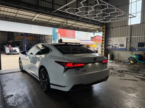 Lexus LS500 F-Sport Full Options គីឡូតិច ថ្នាំហ្សុីនមួយជុំ • ឆ្នាំផលិត : 2018