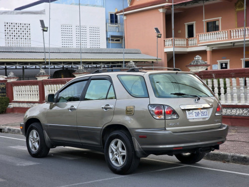 LEXUS RX300 ឆ្នាំ2001 ប៉ុង1