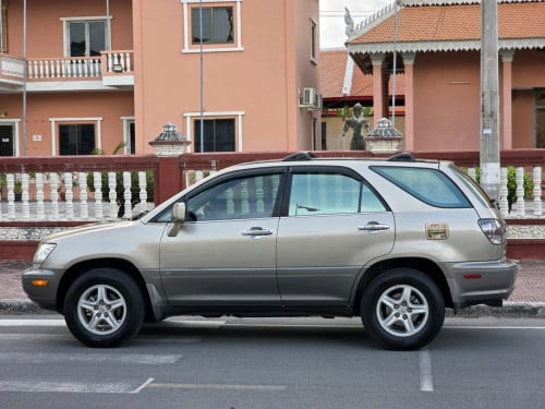 LEXUS RX300 ឆ្នាំ2001 ប៉ុង1