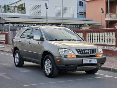 LEXUS RX300 ឆ្នាំ2001 ប៉ុង1
