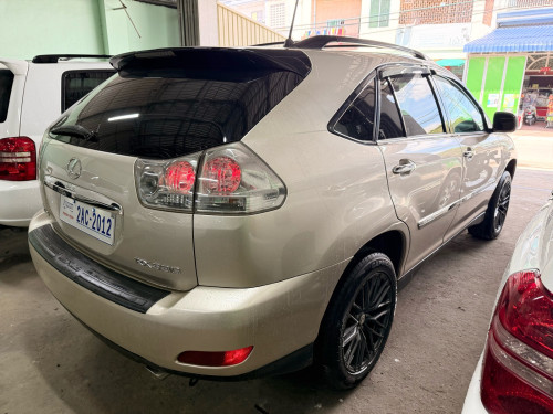 LEXUS RX330 2004 H-FULL ប៉ុងមួយ ពណ៌មាស ប្រភេទឡានមូលសានុំស្រីន ថ្មីខ្លាំង