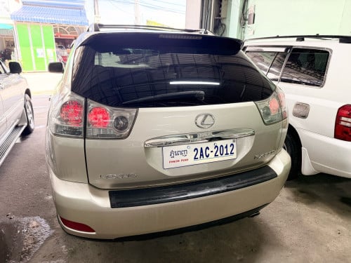 LEXUS RX330 2004 H-FULL ប៉ុងមួយ ពណ៌មាស ប្រភេទឡានមូលសានុំស្រីន ថ្មីខ្លាំង