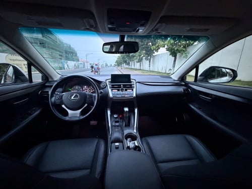 Lxuse nx200t 2016 luxury up to F sport