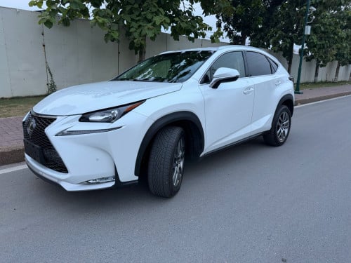 Lxuse nx200t 2016 luxury up to F sport