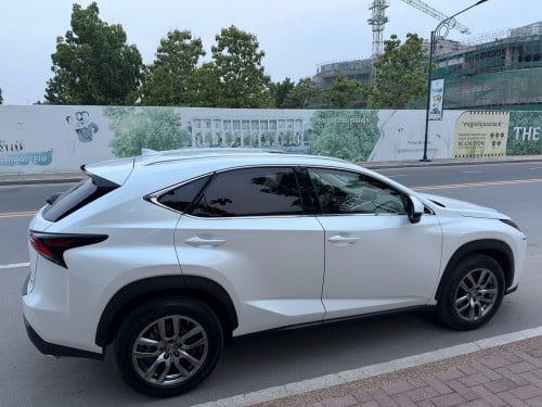 Lxuse nx200t 2016 luxury up to F sport