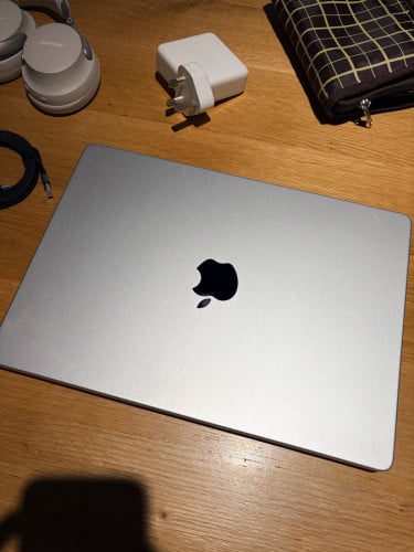 Macbook Pro M3 Max 36GB 1TB 14C-30C