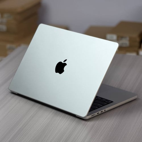 MacBook Pro M4 Max, 36GB, 1TB Condition 99% (Use Like new)