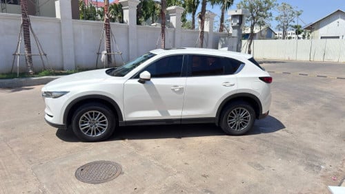 Mazda CX5 2018 ក្រដាស់ពន្ធ