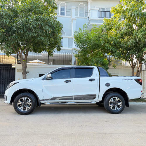 Mazda thunder 020 full option