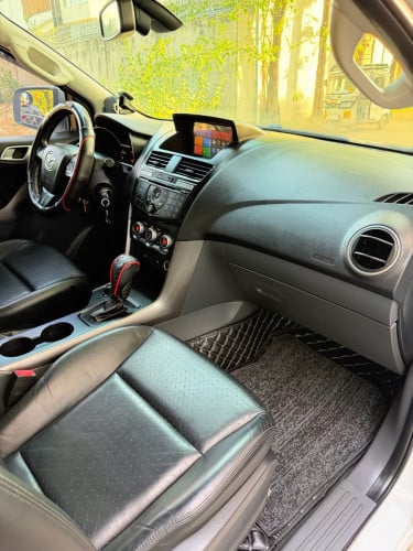 Mazda thunder 020 full option