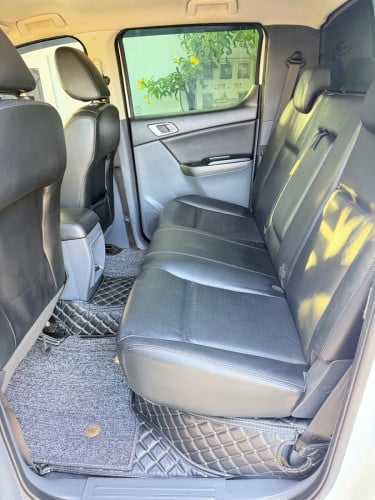Mazda thunder 020 full option
