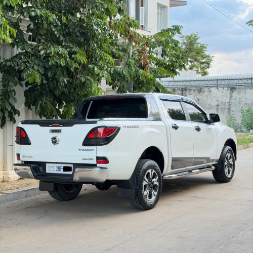 Mazda thunder 020 full option